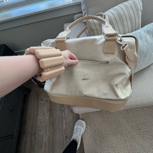 BEIS mini weekender in beige - good condition - Picture 10 of 10